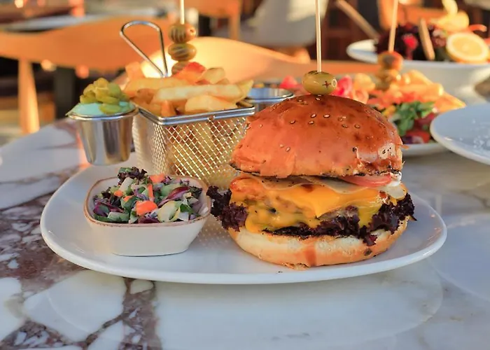 West Coast Boutique Отель