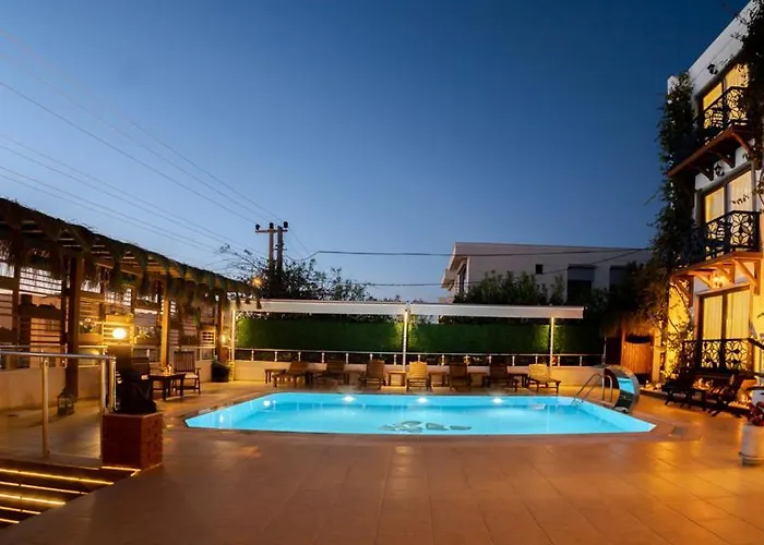 West Coast Boutique Отель