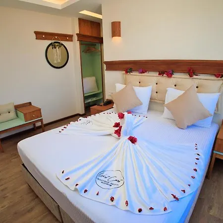 West Coast Boutique Hotel *