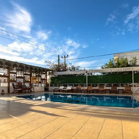 West Coast Boutique Hotel *