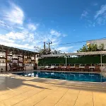 West Coast Boutique Hotel *