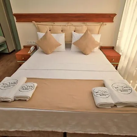 West Coast Boutique 酒店 *