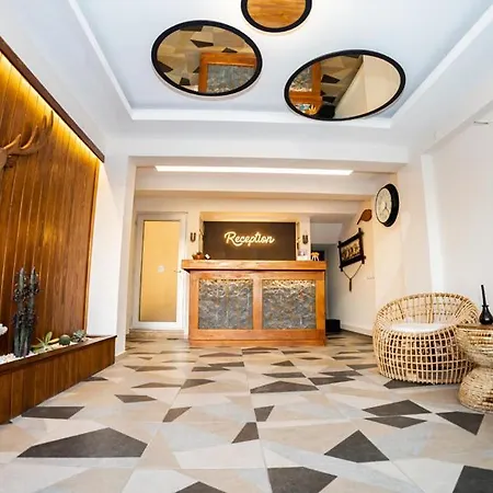 West Coast Boutique *